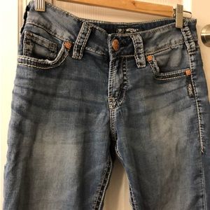 Silver, Suki, Mid Capri. W28. L24